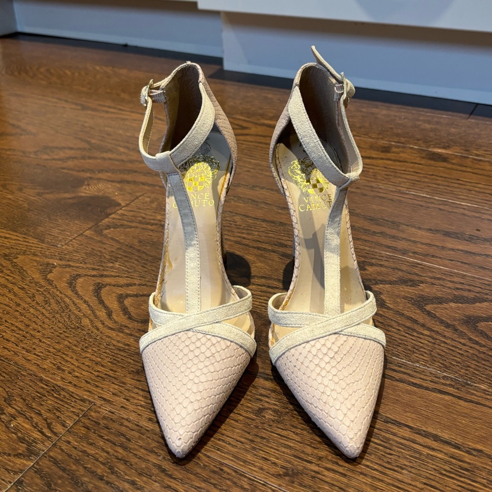 Vince Camuto Heel